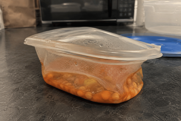 Heat Distortion of Plastic Food Container